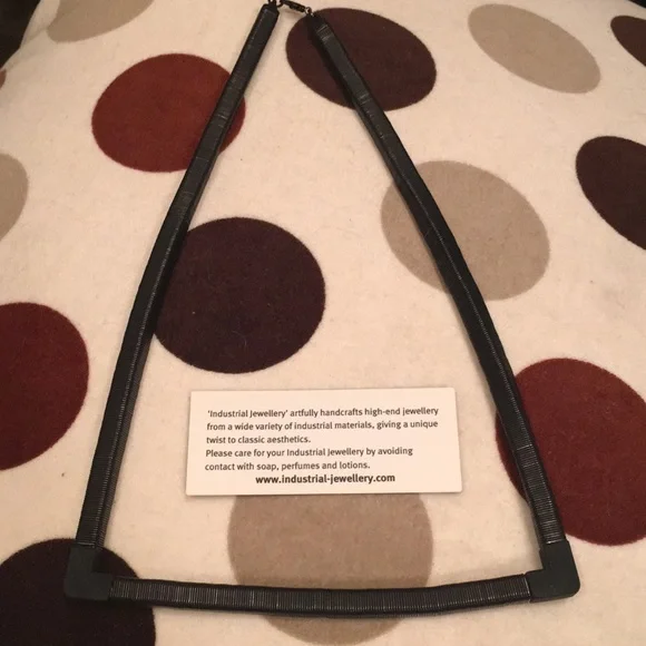 Industrial sculptural “Adele” necklace stretchy like new - Picture 9 of 10